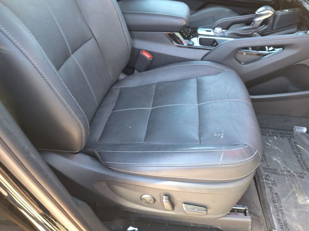 Used 2023 Kia Telluride EX w/ EX Captain's Chair Package image 26