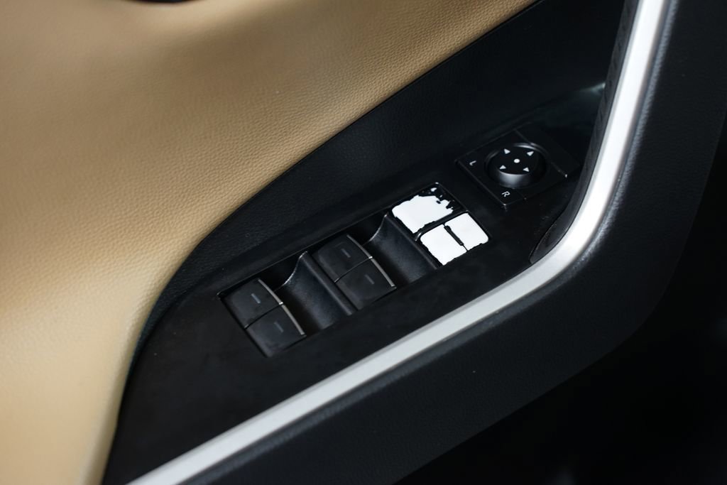 Used 2024 Toyota RAV4 Limited image 32