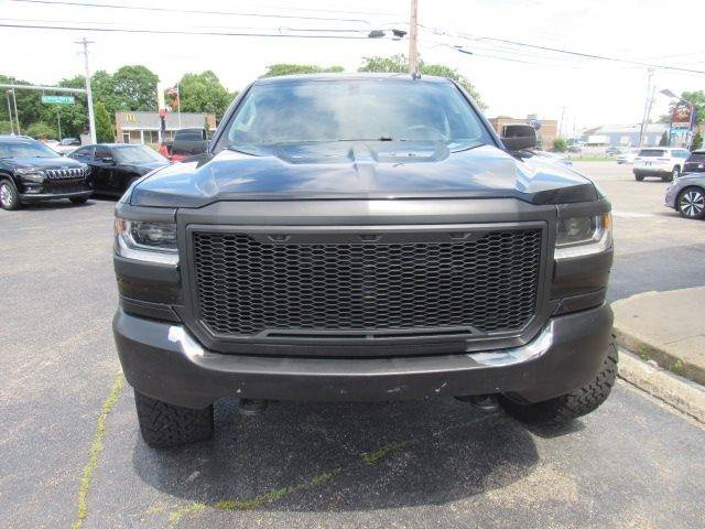 Used 2018 Chevrolet Silverado 1500 LT AWD/4WD image 3