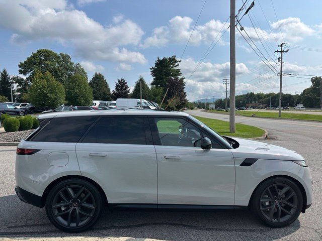 Used 2024 Land Rover Range Rover Sport SE AWD/4WD image 5