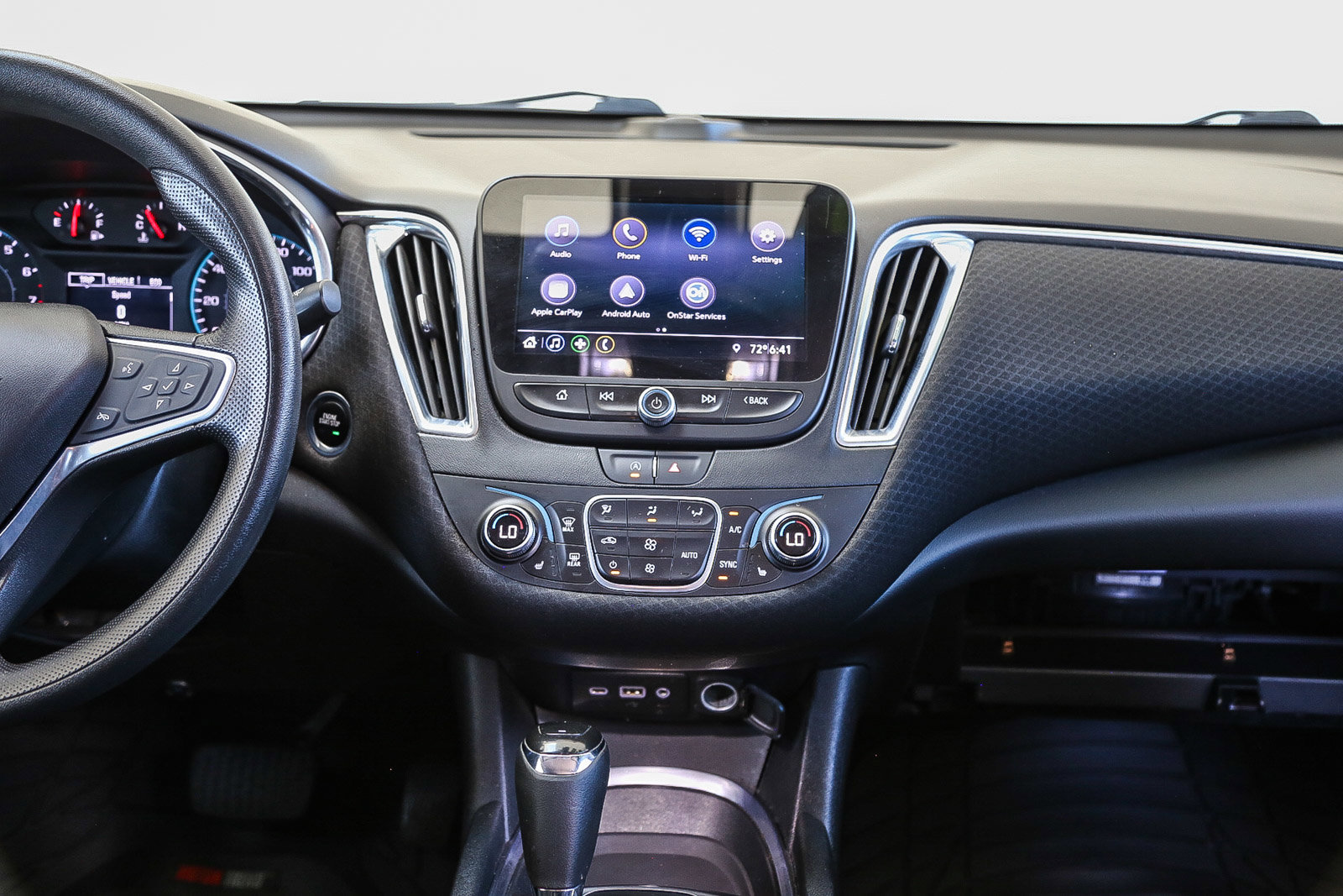 Used 2020 Chevrolet Malibu LT image 11