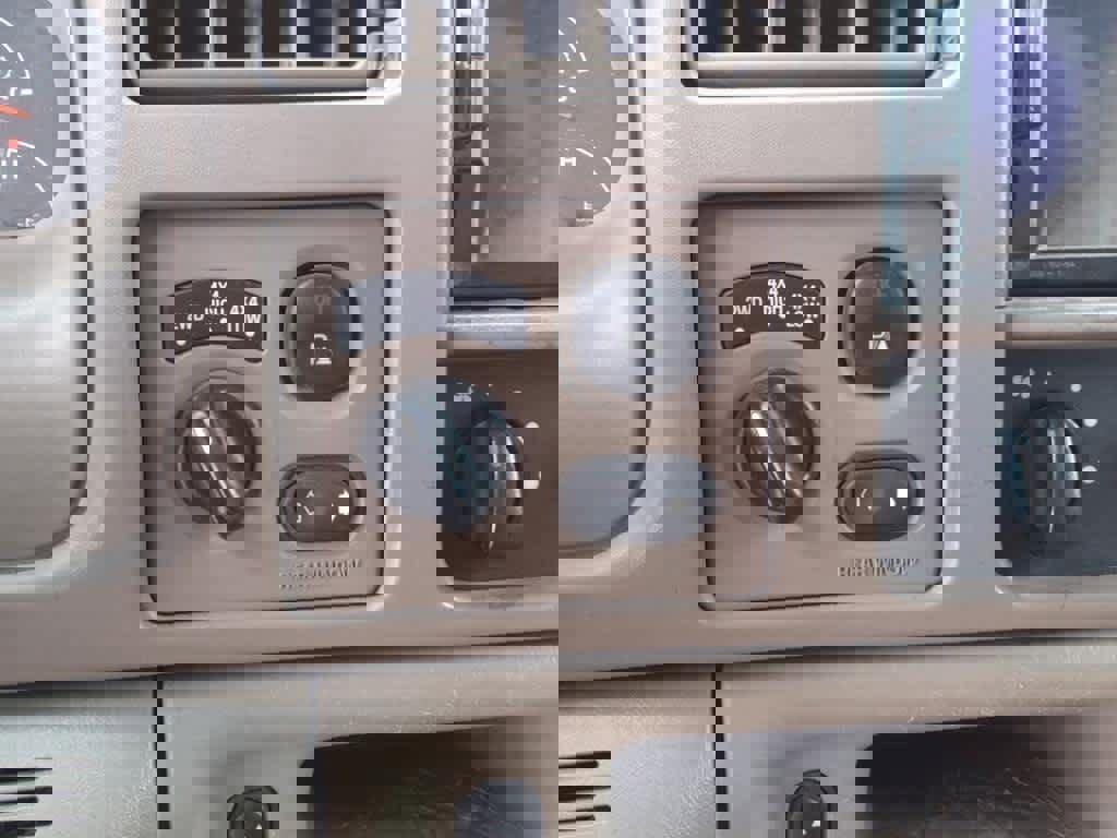 Used 2004 Ford F250 King Ranch image 6