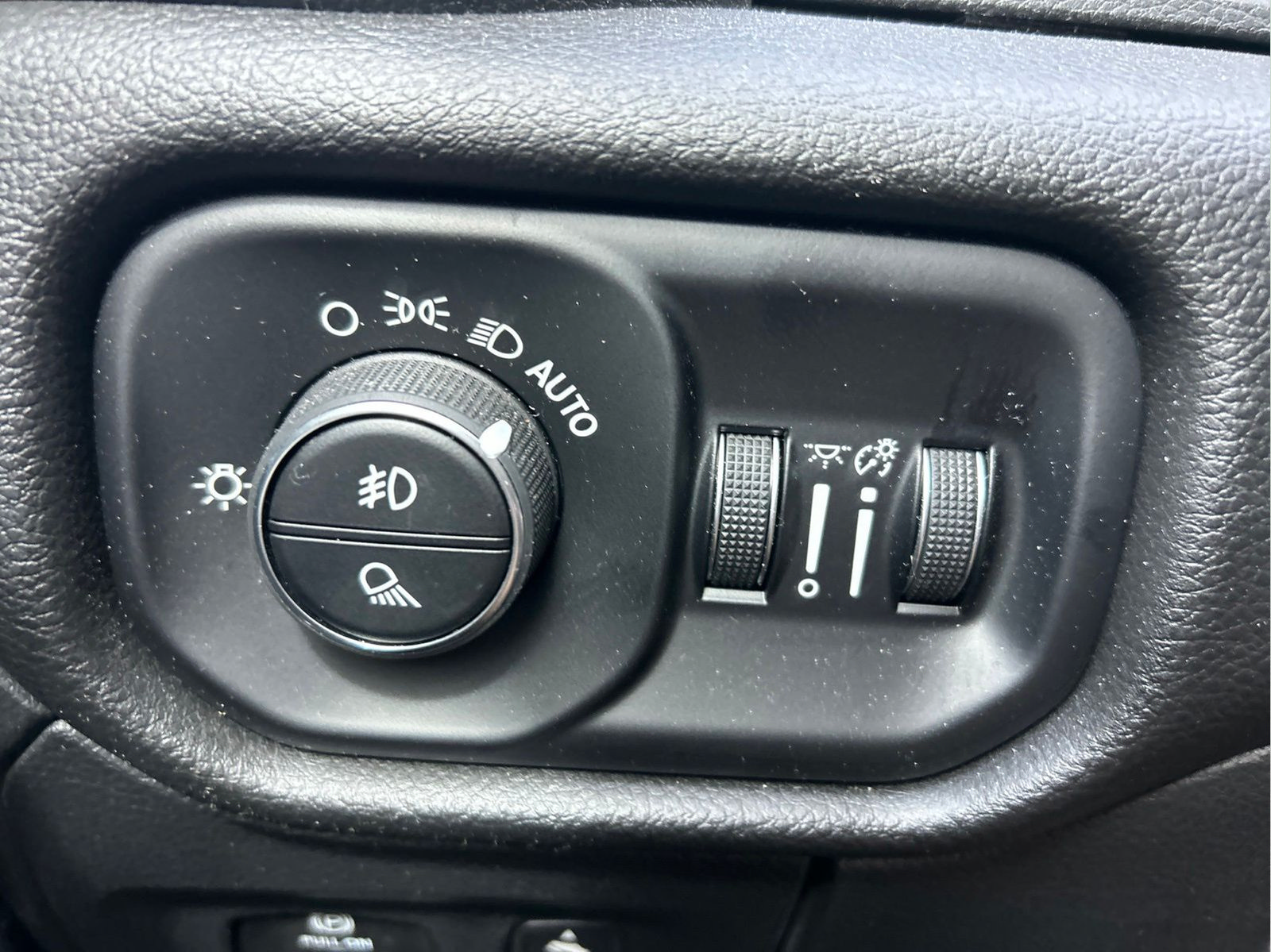 Certified 2024 RAM 1500 Laramie AWD/4WD image 25