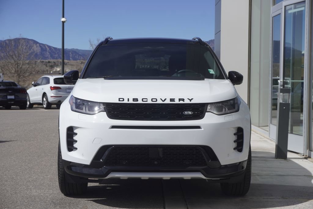 Used 2025 Land Rover Discovery Sport Dynamic SE image 5