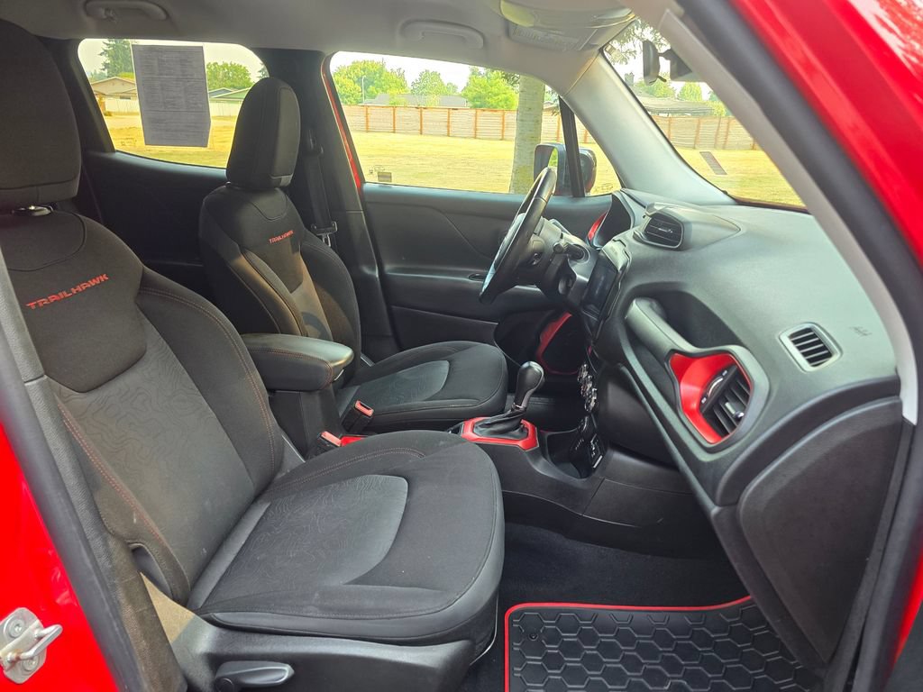 Used 2017 Jeep Renegade Trailhawk AWD/4WD image 13