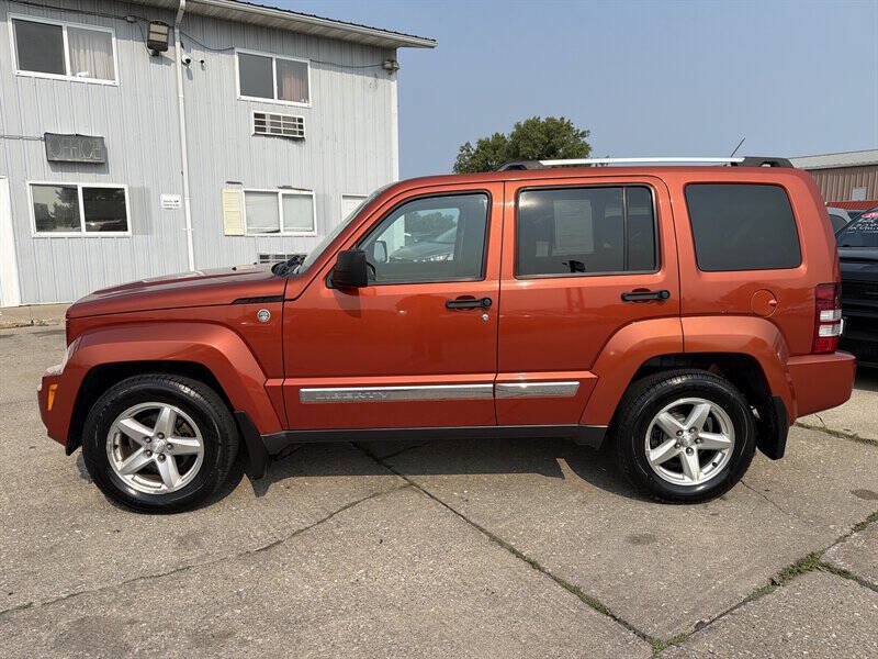 Used 2009 Jeep Liberty Limited AWD/4WD image 2