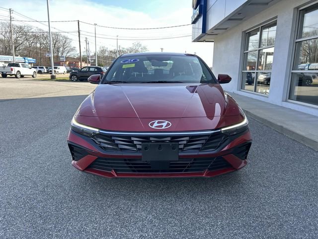 Certified 2025 Hyundai Elantra SEL FWD image 8