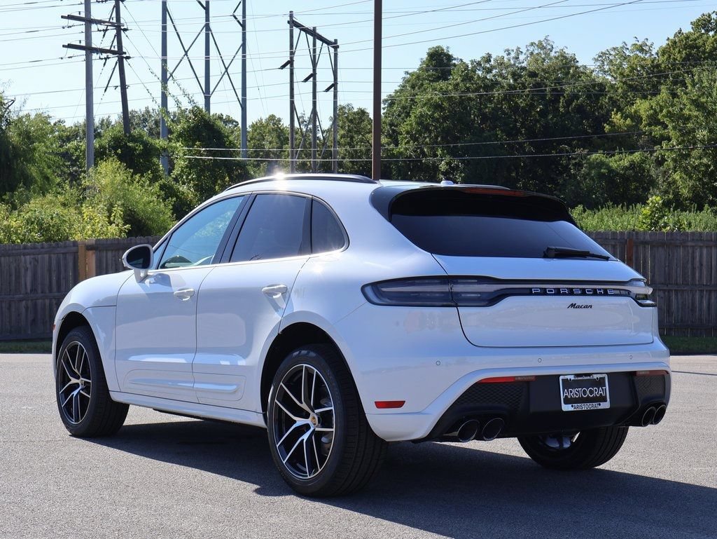 Certified 2026 Porsche Macan AWD/4WD image 3