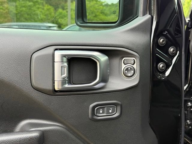 Used 2023 Jeep Gladiator Rubicon w/ Cold Weather Group AWD/4WD image 15