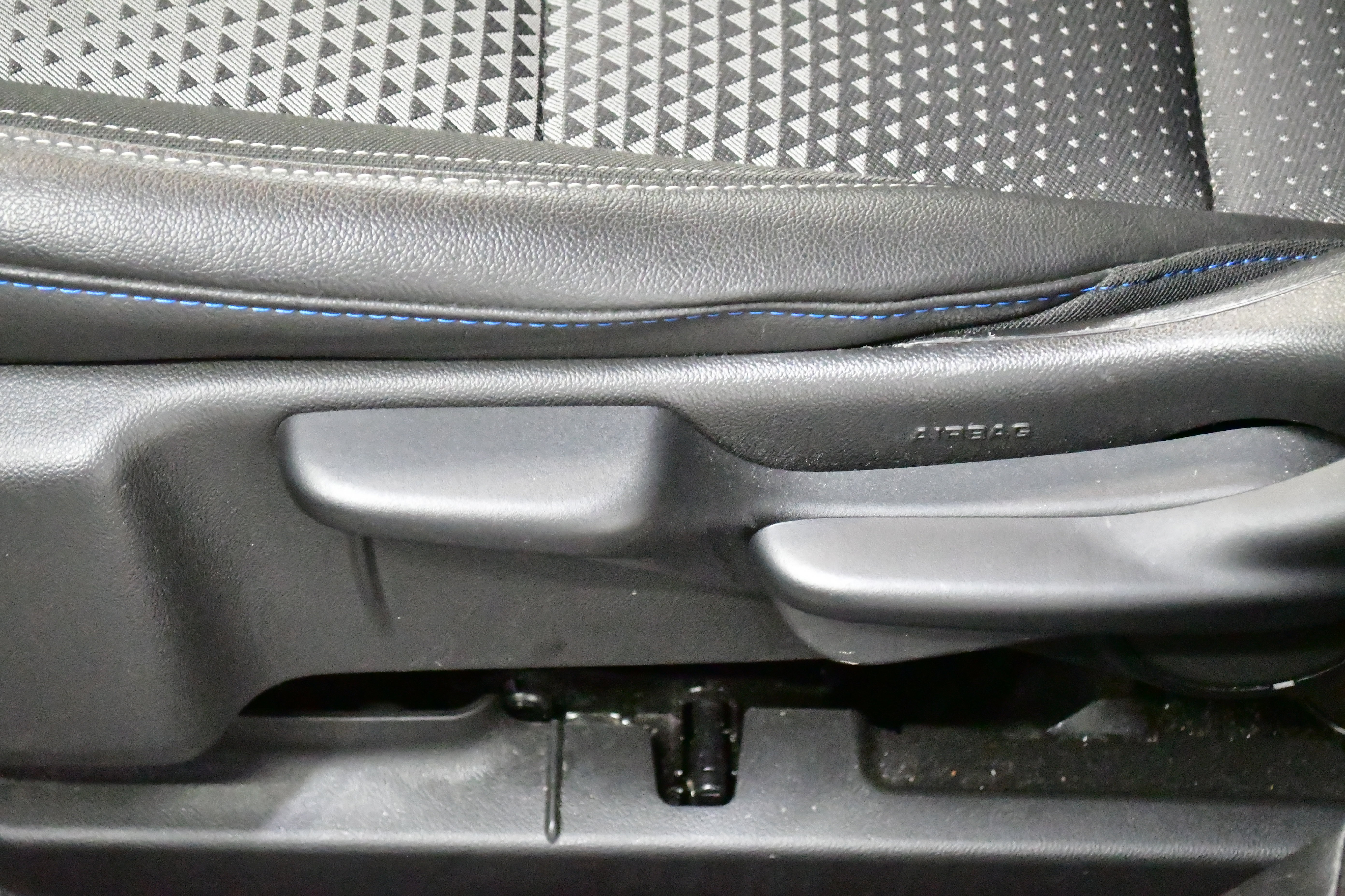 Used 2025 Chevrolet Trax LT image 12