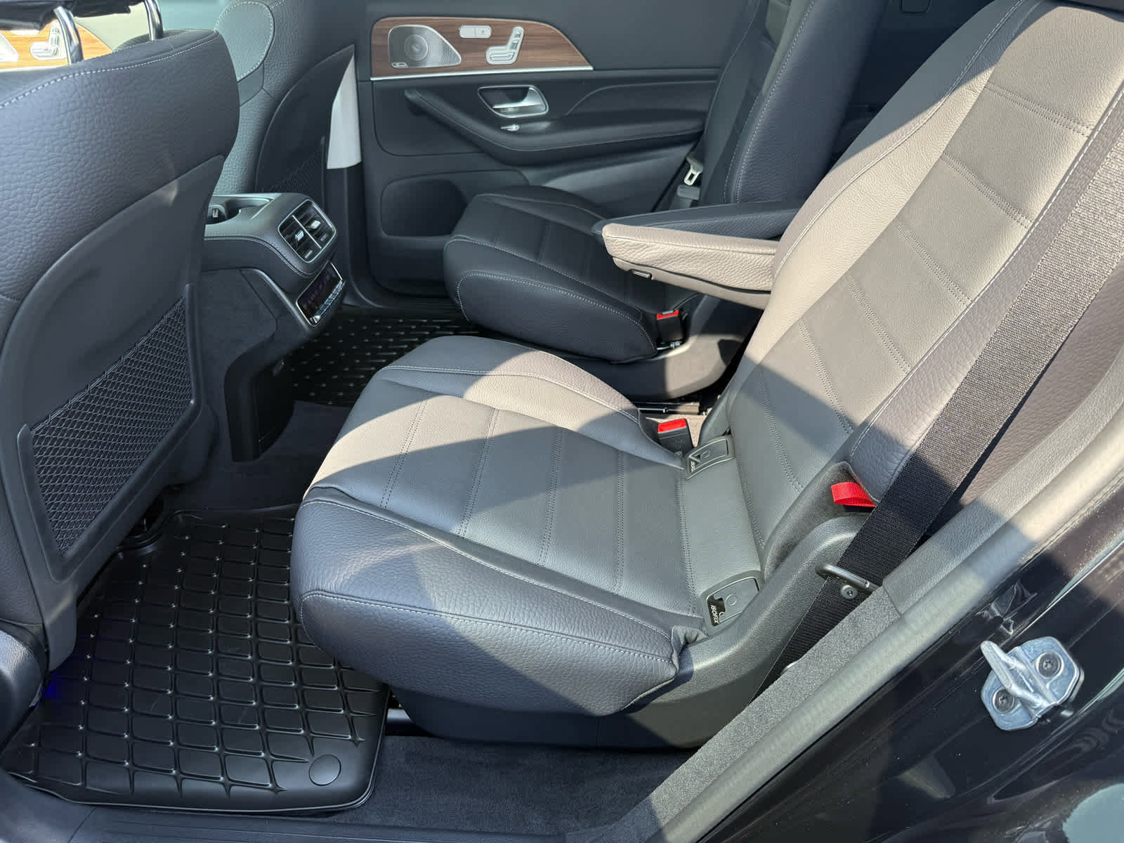 New 2026 Mercedes-Benz GLS 450 4MATIC image 11