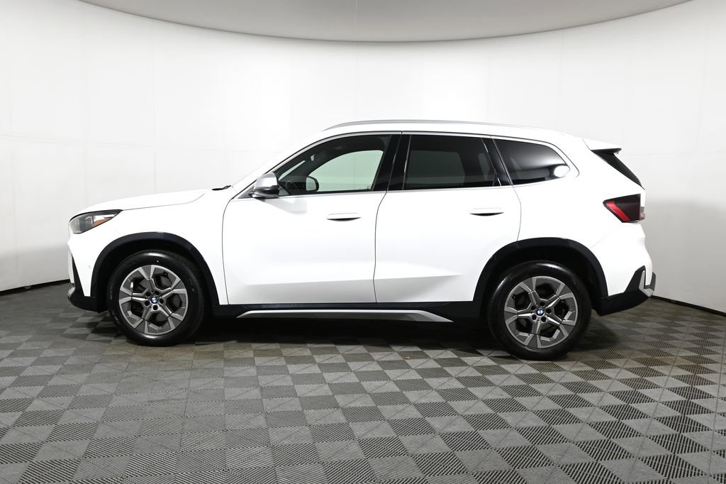 Certified 2023 BMW X1 xDrive28i w/ Premium Package AWD/4WD image 2