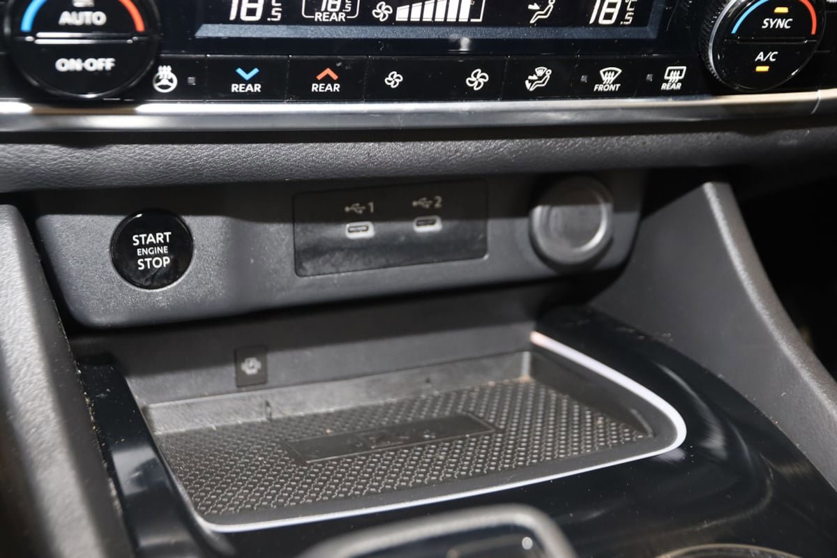 Used 2025 Nissan Rogue SL w/ Tech Package FWD image 30