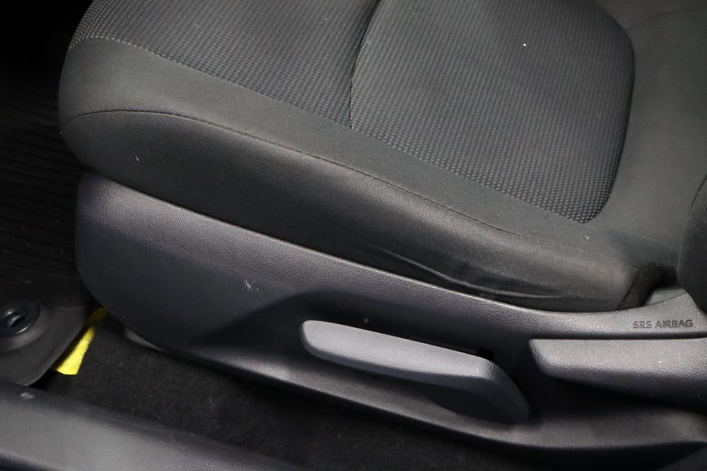 Used 2021 Toyota RAV4 LE FWD image 23