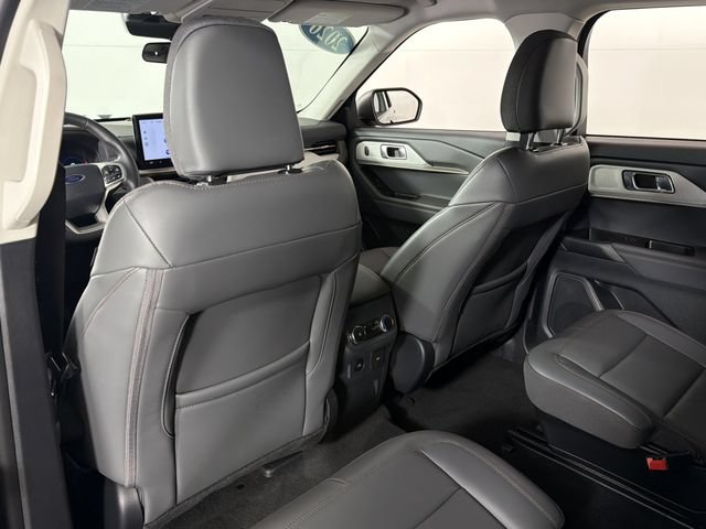 Used 2026 Ford Explorer Active w/ Active Comfort Package RWD image 23