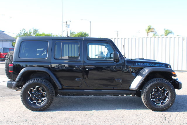 Used 2022 Jeep Wrangler Unlimited Rubicon 4xe w/ Dual Top Group AWD/4WD image 3