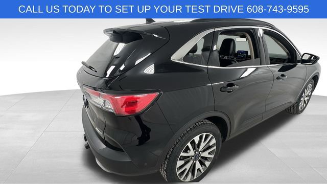 Used 2020 Ford Escape Titanium image 3