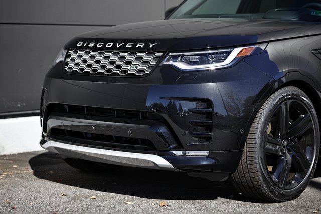 New 2025 Land Rover Discovery Metropolitan Edition image 2