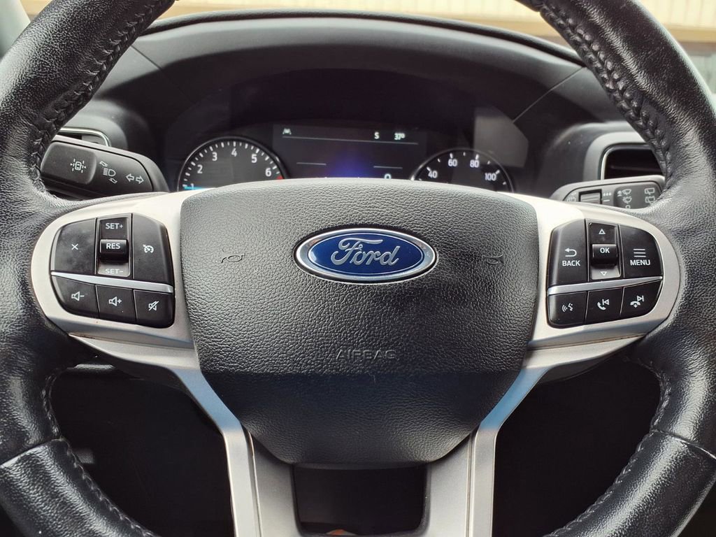 Certified 2022 Ford Explorer XLT w/ Equipment Group 202A image 22