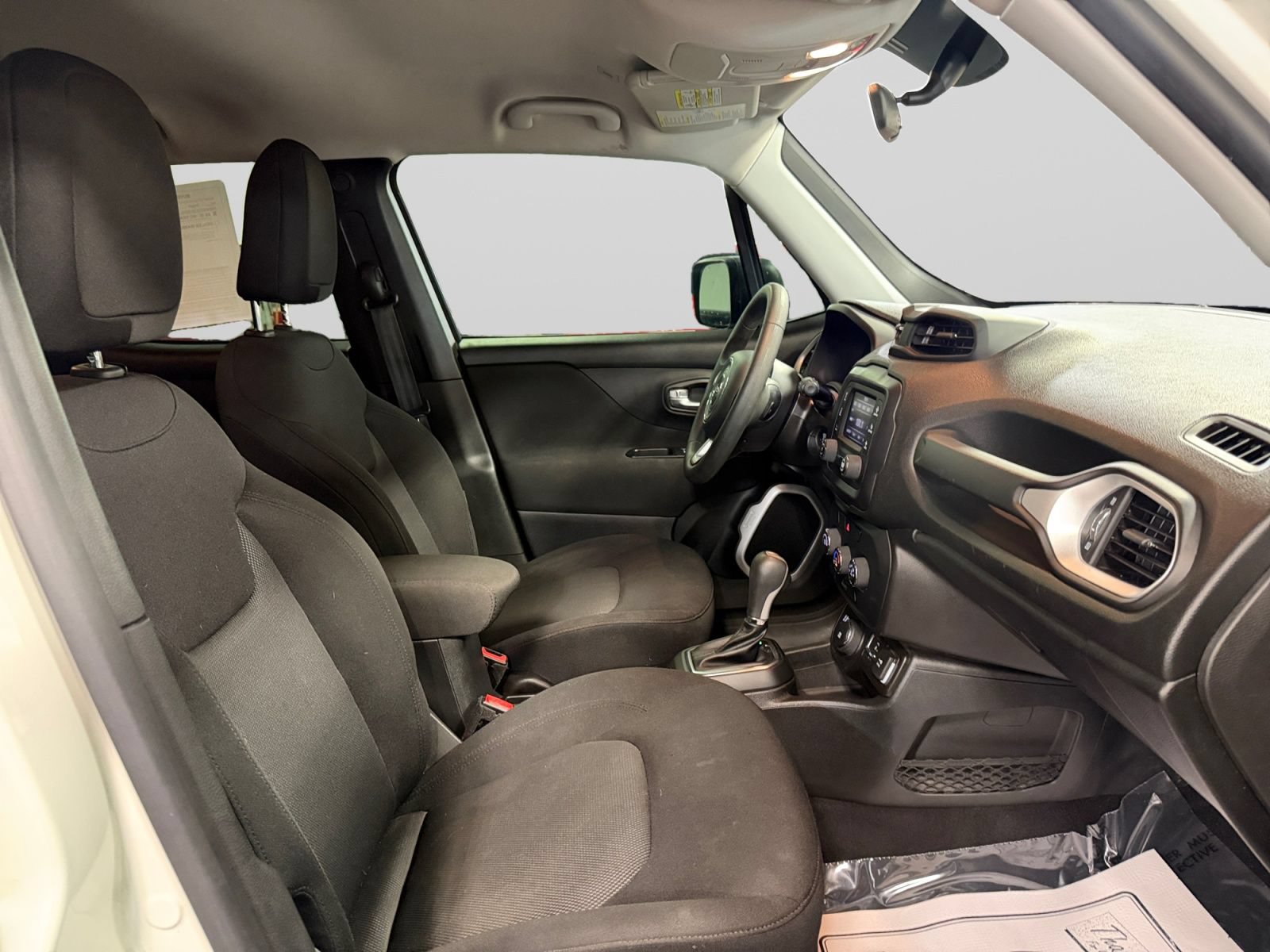 Used 2019 Jeep Renegade Sport w/ Sport Appearance Group AWD/4WD image 22