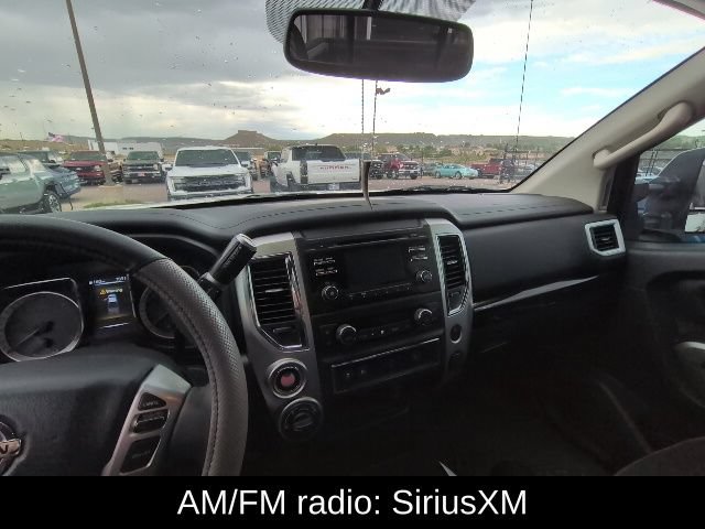 Used 2017 Nissan Titan SV AWD/4WD image 11