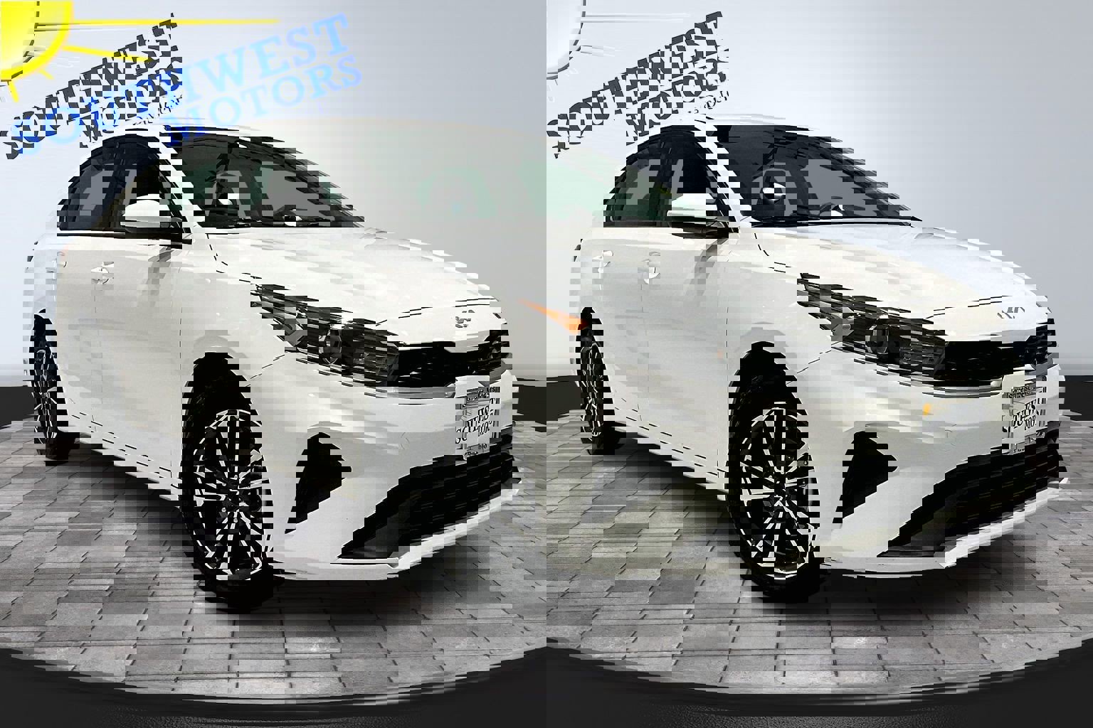 Used 2024 Kia Forte LXS image 3