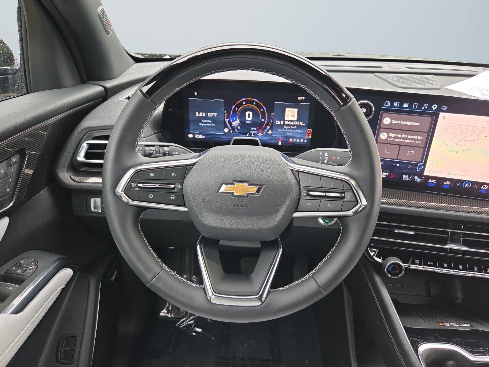 Used 2025 Chevrolet Traverse High Country FWD image 14