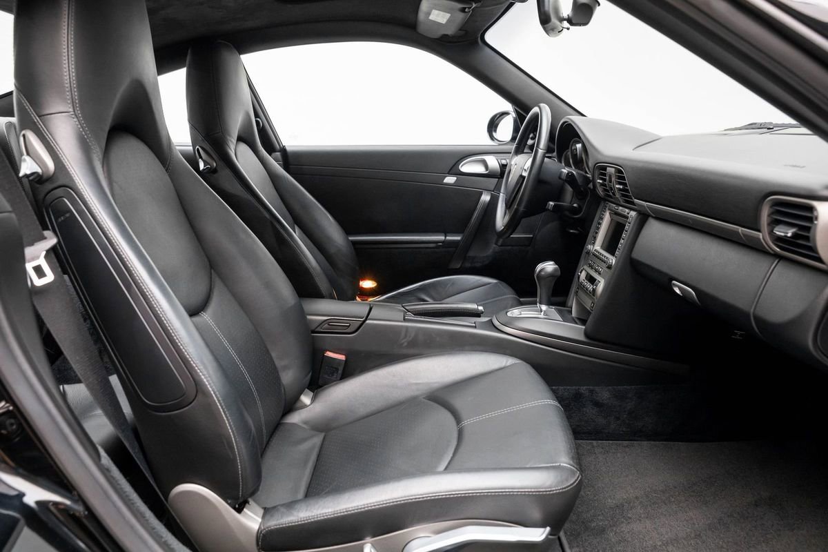 Used 2005 Porsche 911 Carrera RWD image 12