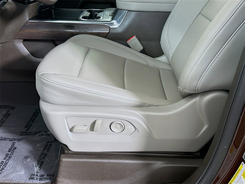 Used 2024 GMC Sierra 2500 SLT w/ SLT Premium Package image 25