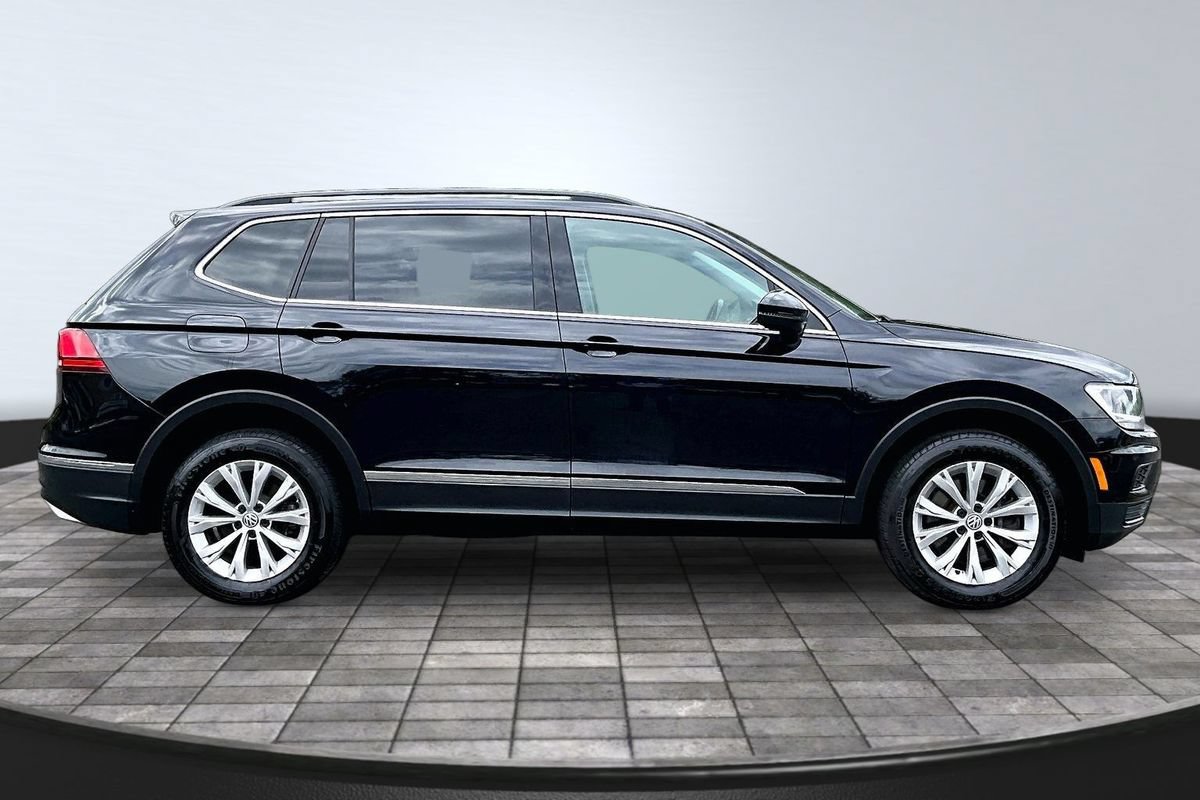 Used 2018 Volkswagen Tiguan SE w/ Panoramic Sunroof Package AWD/4WD image 8