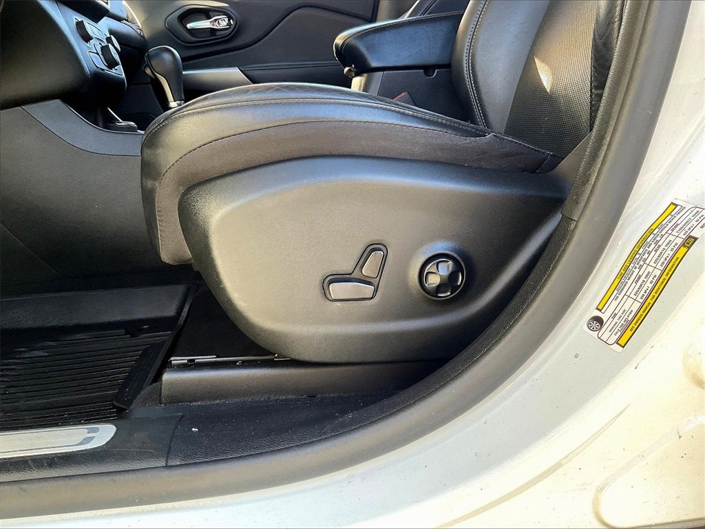 Used 2021 Jeep Cherokee Limited w/ Elite Package image 27