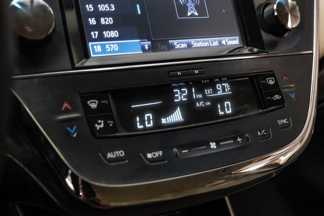Used 2016 Toyota Avalon XLE FWD image 32