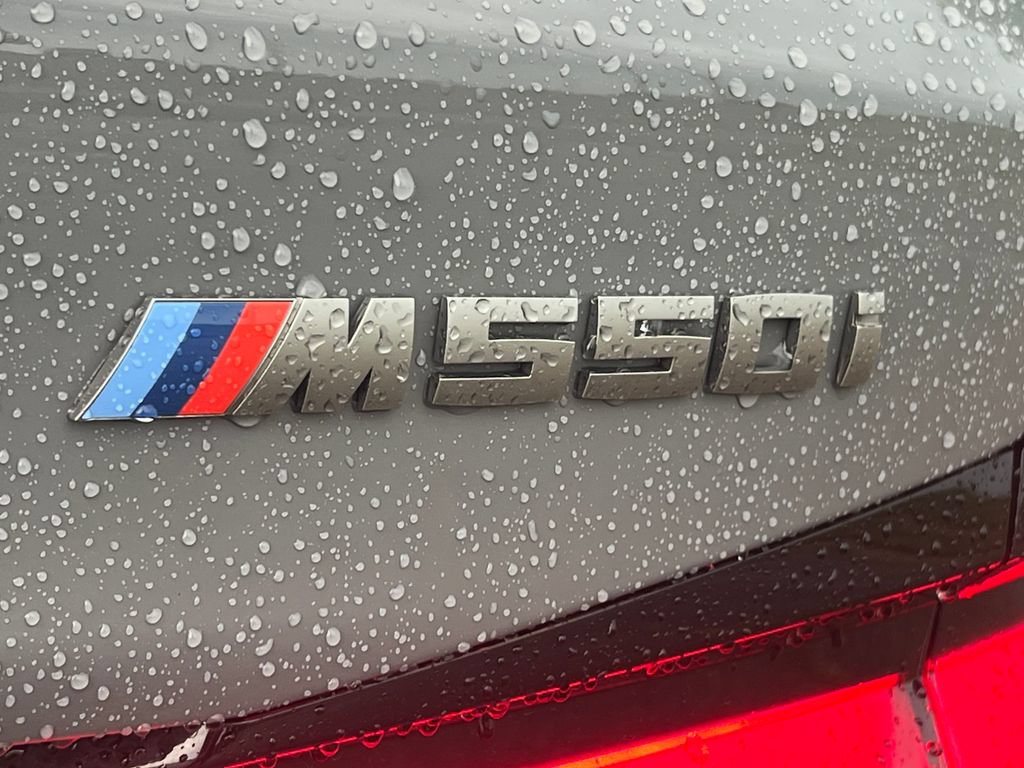 Used 2022 BMW M550i xDrive w/ Executive Package AWD/4WD image 2