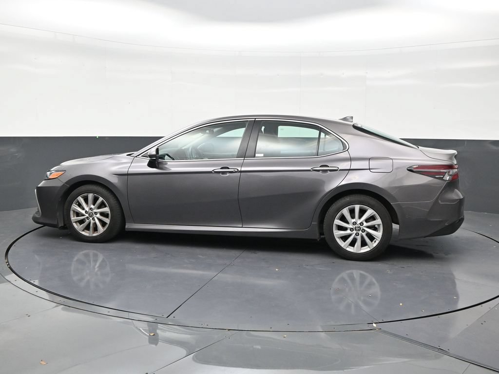 Used 2022 Toyota Camry LE FWD image 2