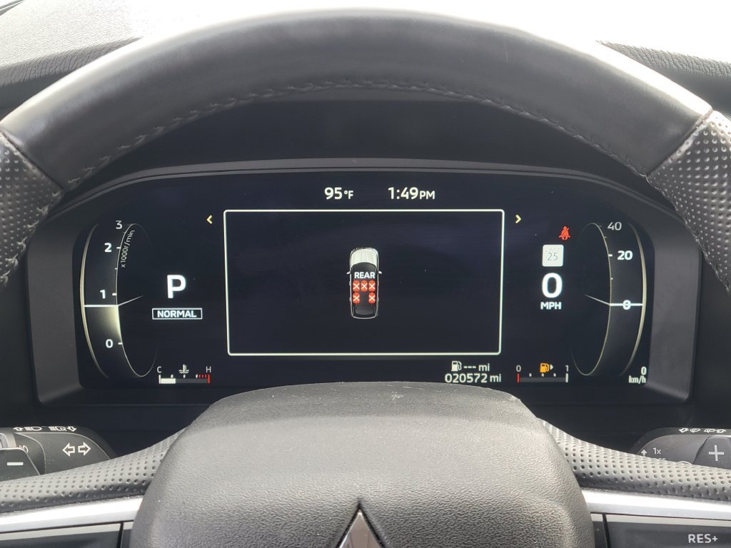 Used 2025 Mitsubishi Outlander AWD image 7