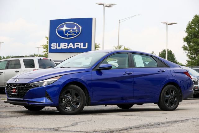 Used 2023 Hyundai Elantra SEL FWD image 2