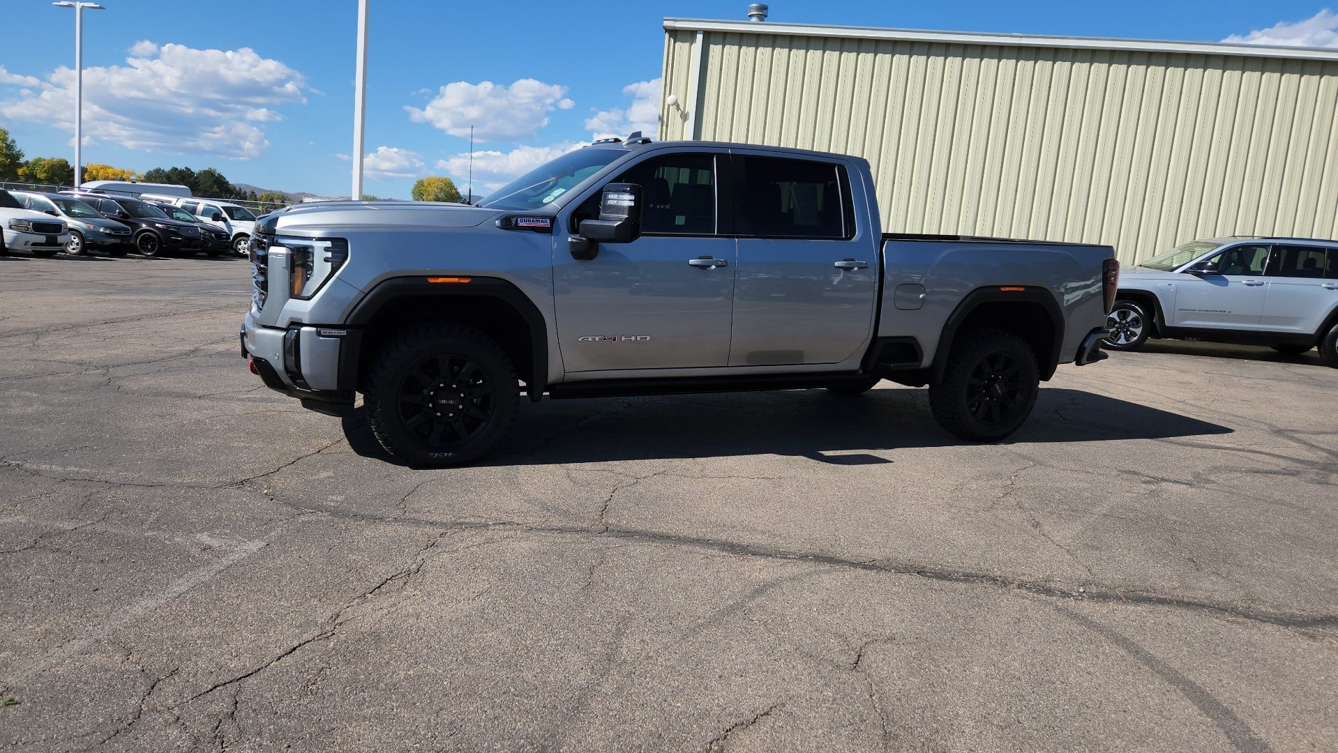 Used 2024 GMC Sierra 3500 AT4 w/ AT4 Premium Plus Package AWD/4WD image 5