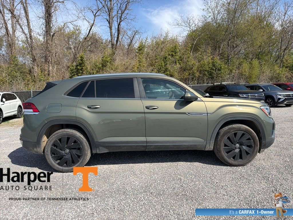 Used 2025 Volkswagen Atlas Cross Sport SE w/ Panoramic Sunroof Package image 6