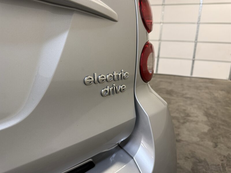 Used 2015 smart fortwo electric drive RWD image 8