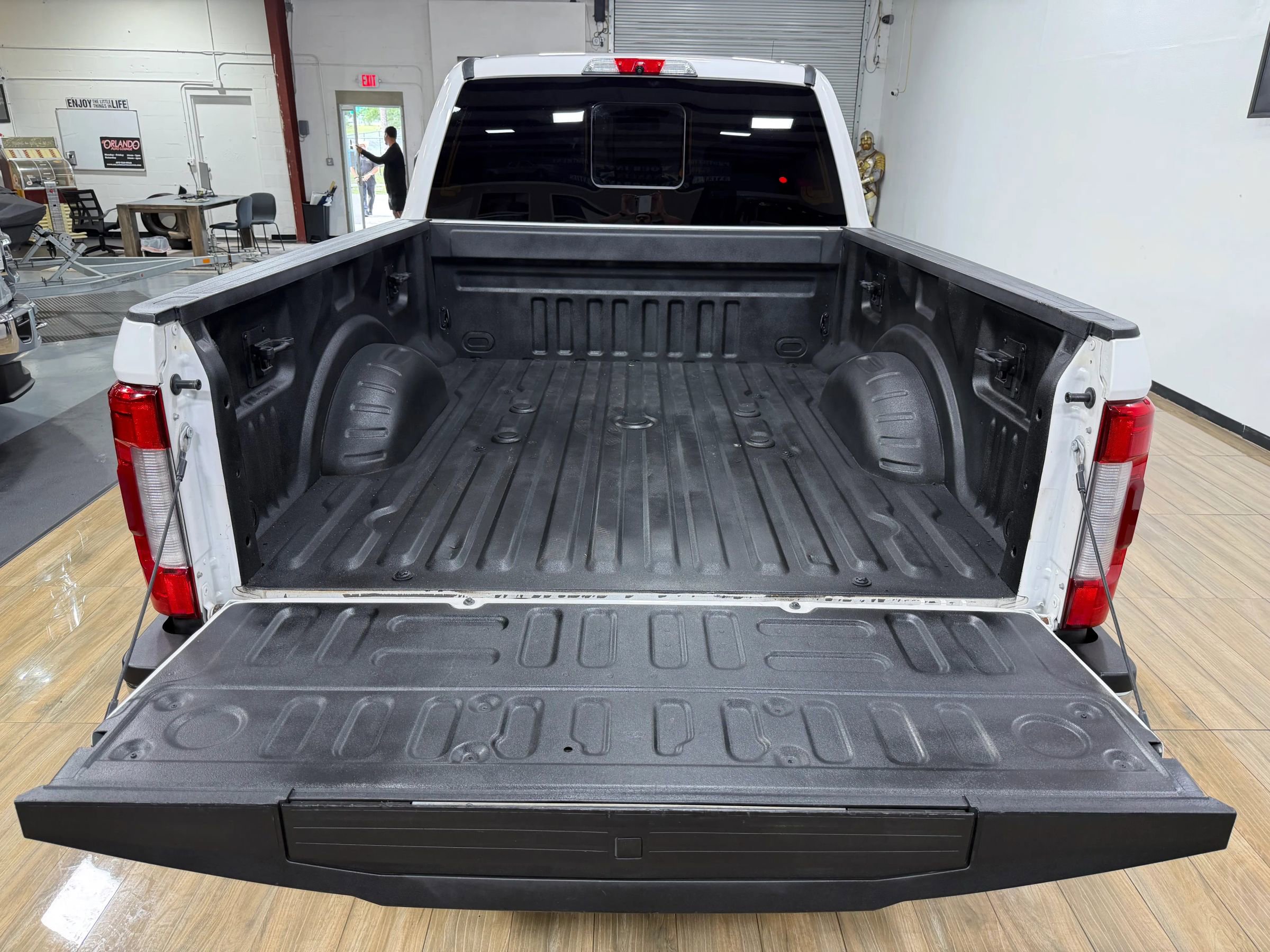 Used 2019 Ford F250 Lariat w/ Lariat Ultimate Package AWD/4WD image 8