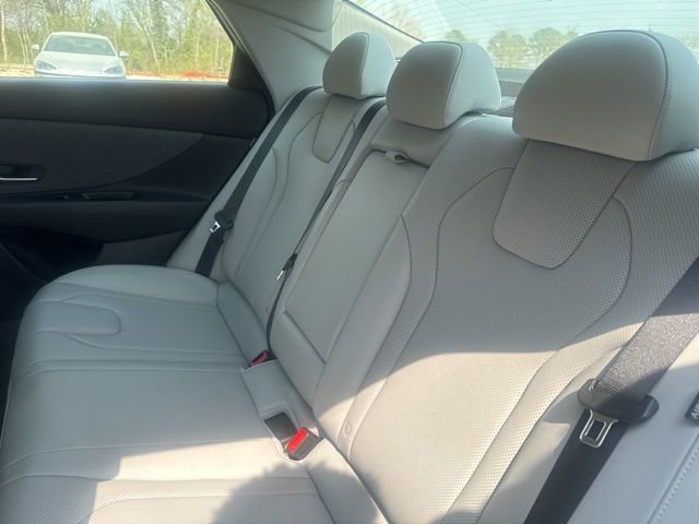 Used 2024 Hyundai Elantra Limited image 14