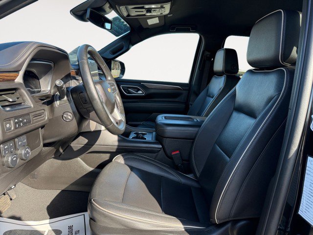 Used 2023 Chevrolet Suburban Premier AWD/4WD image 2