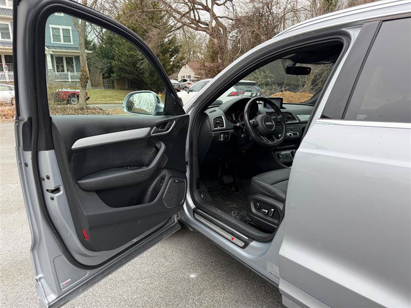 Used 2018 Audi Q3 2.0T Premium Plus w/ Premium Plus Package AWD/4WD image 28