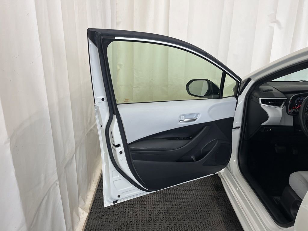 Used 2019 Toyota Corolla SE image 18