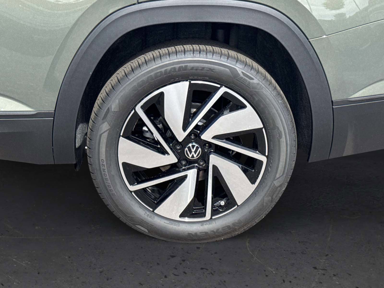 New 2026 Volkswagen Atlas SE image 9