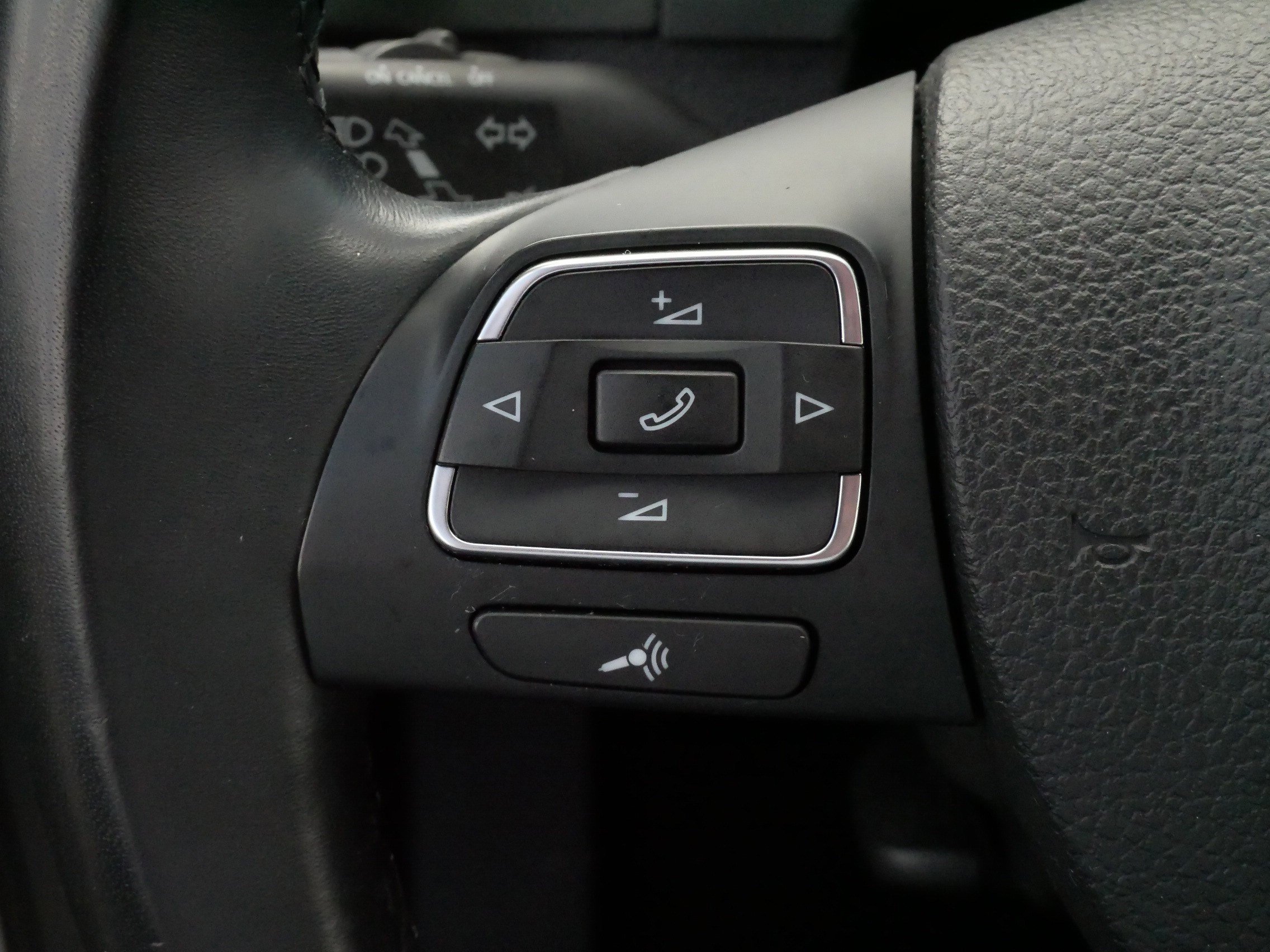 Used 2017 Volkswagen Tiguan S AWD/4WD image 26