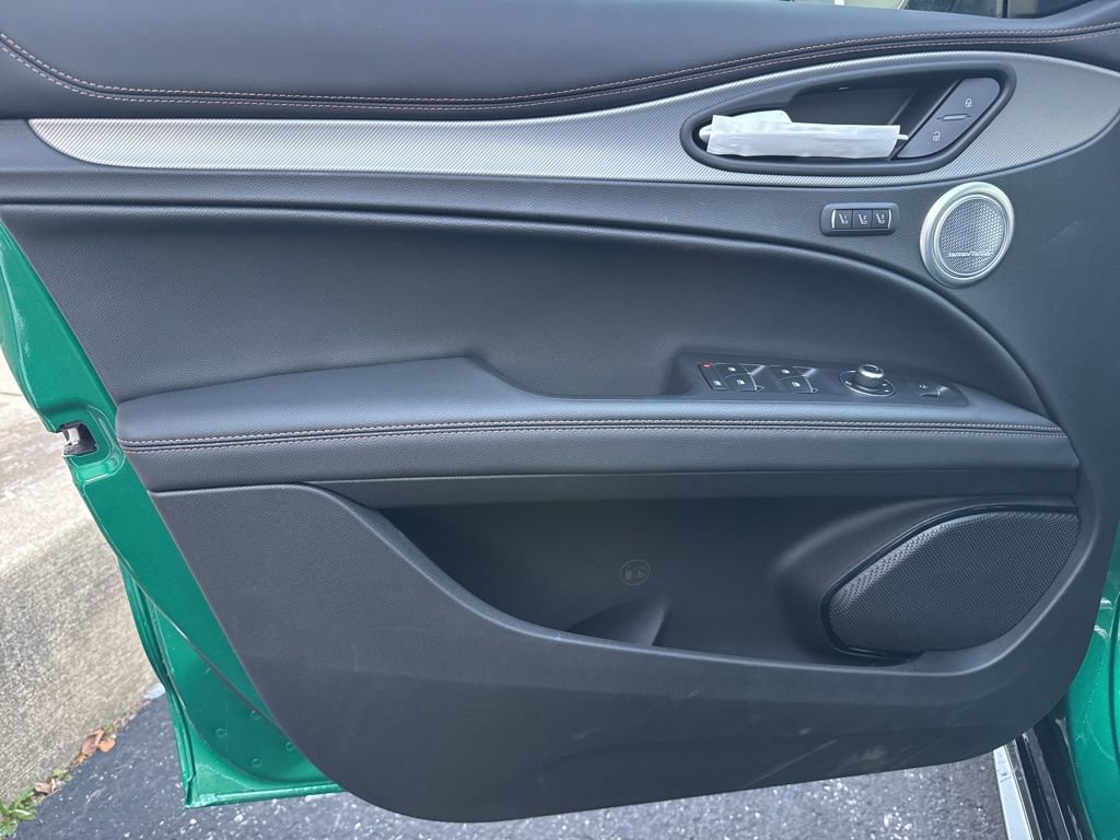 New 2025 Alfa Romeo Stelvio Sprint image 12