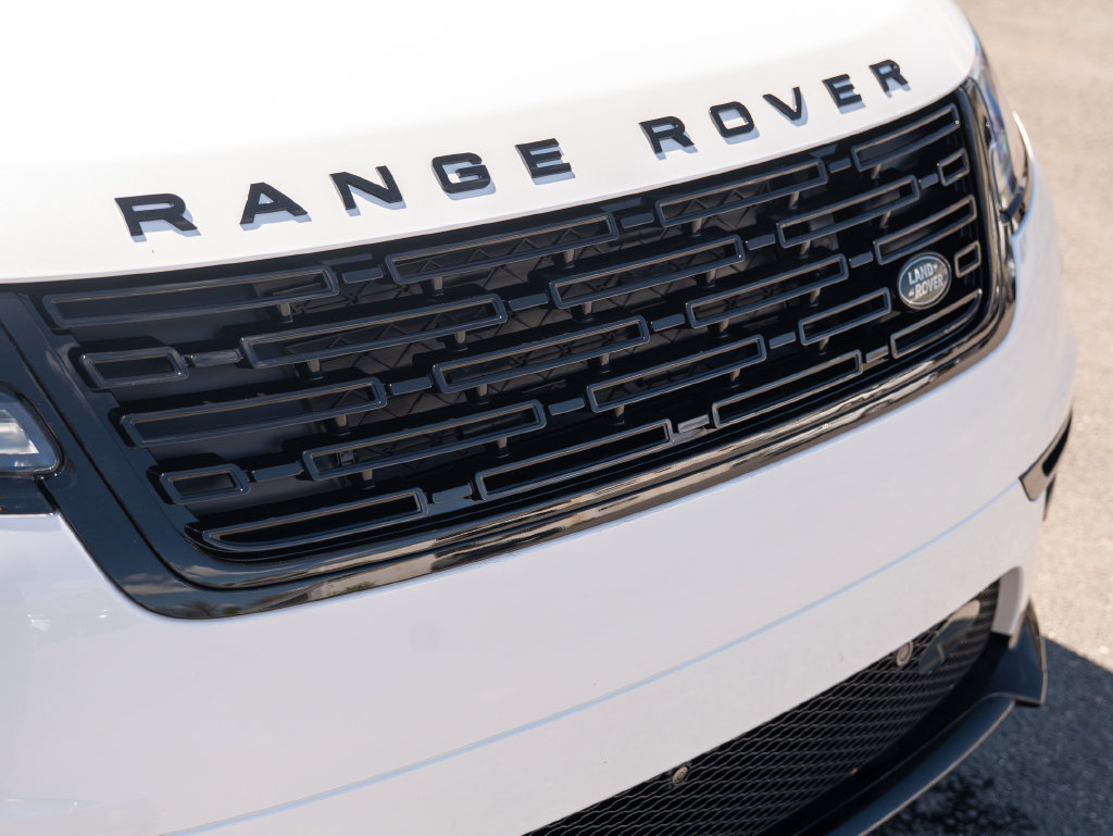 Certified 2025 Land Rover Range Rover Velar Dynamic HSE AWD/4WD image 16