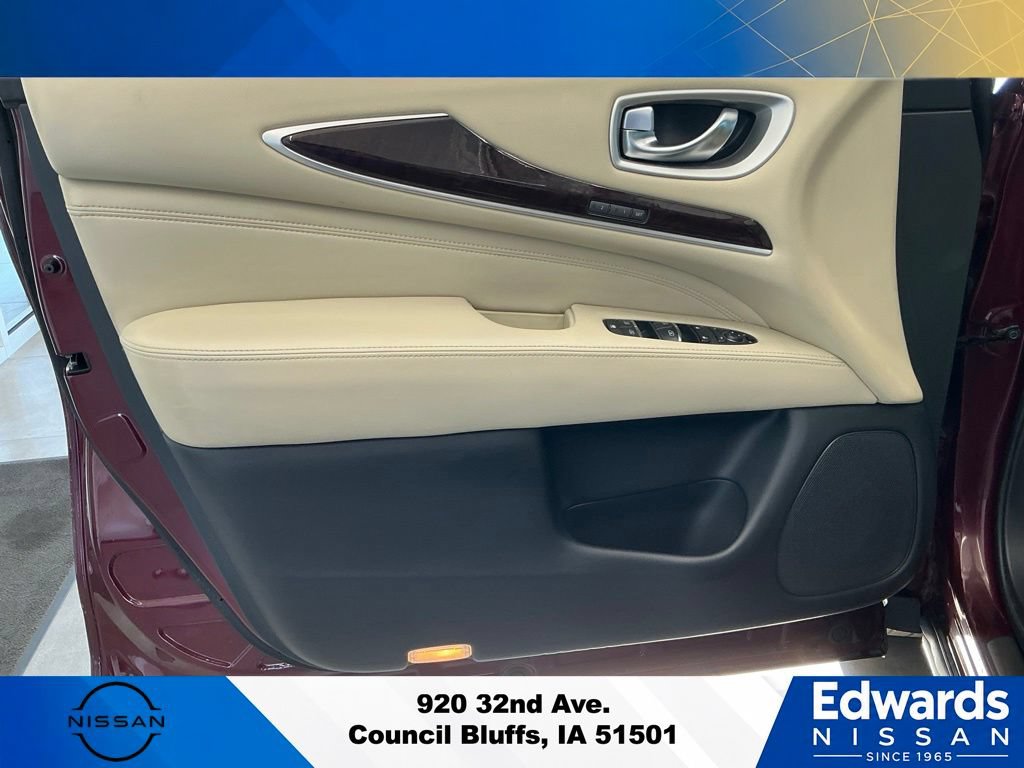Used 2019 INFINITI QX60 Luxe w/ Sensory Package AWD/4WD image 25