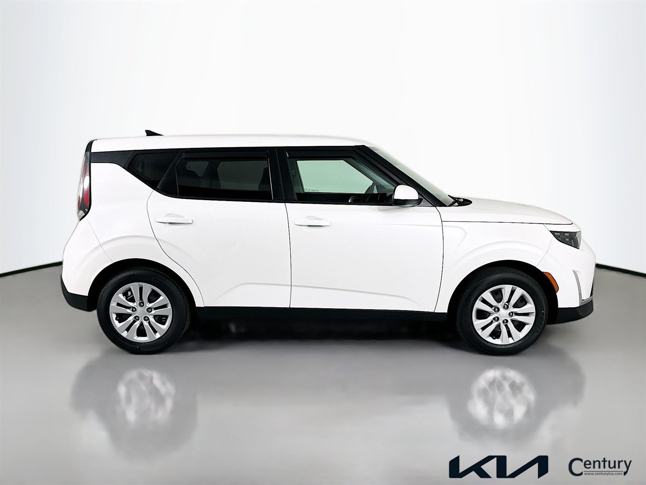Certified 2023 Kia Soul LX FWD image 4